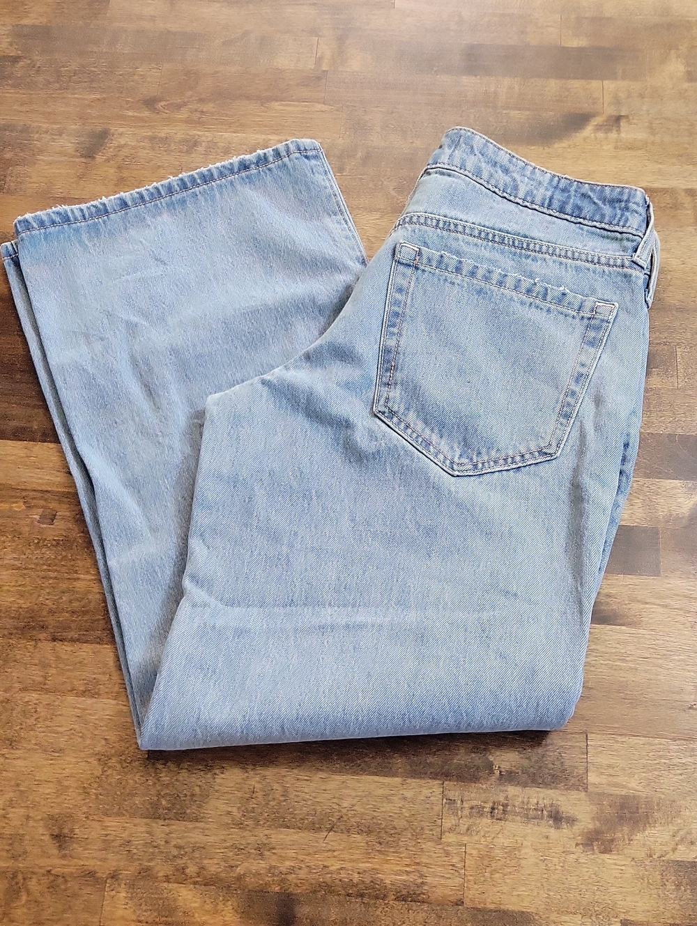 Hollister Baggy Low Rise Jeans Size 2 Short Or 26. NWT